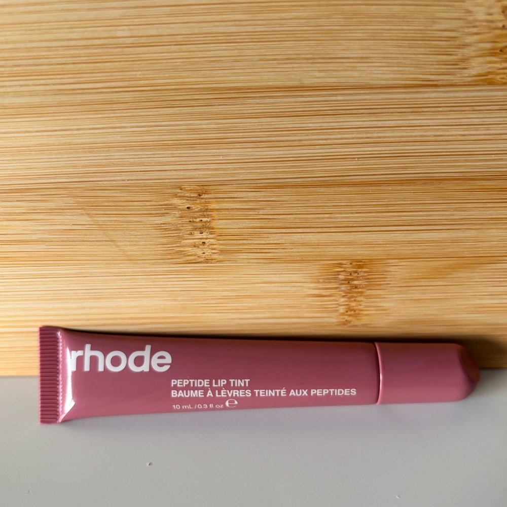 Rhode salty tan peptide lip tint